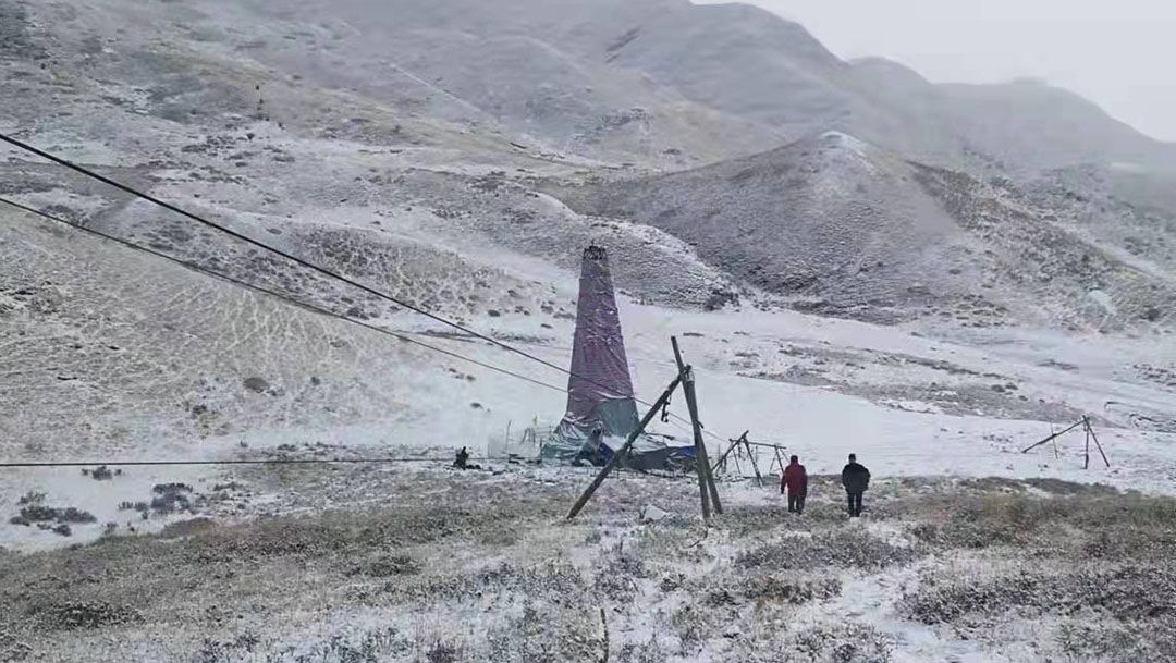 高原风雪无所惧 艰苦环境见真章1s 高原风雪无所惧 艰苦环境见真章1s